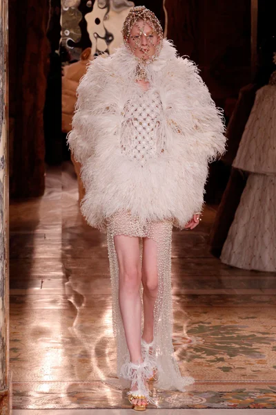 Look 9